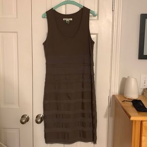 Like new - worn 1 time - Kenneth Cole tiered bodycon taupe midi dress